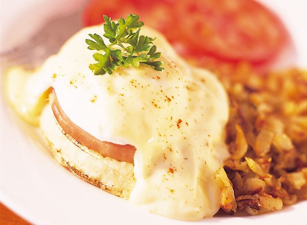 Eggs Benedict With Sautéed Hash Browns