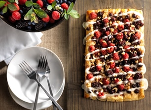 Berry Cinnamon Roll Pizza