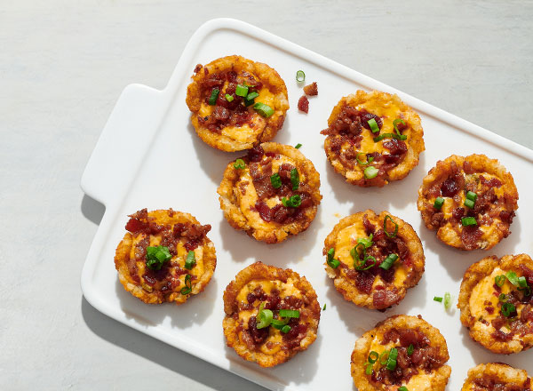 Tacitas de Queso Pimiento, Papas Ralladas y Tocino