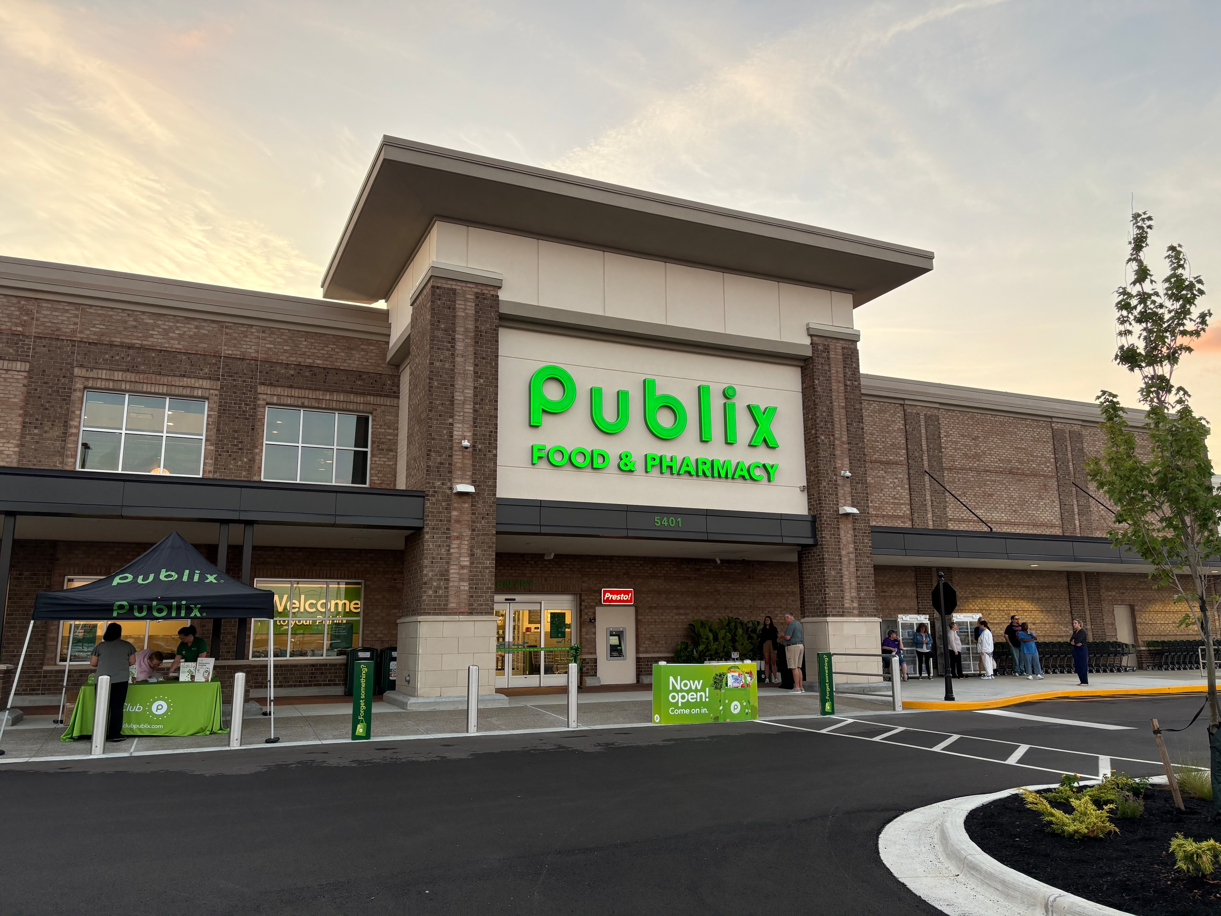 Publix opens new store in Cold Spring, Kentucky