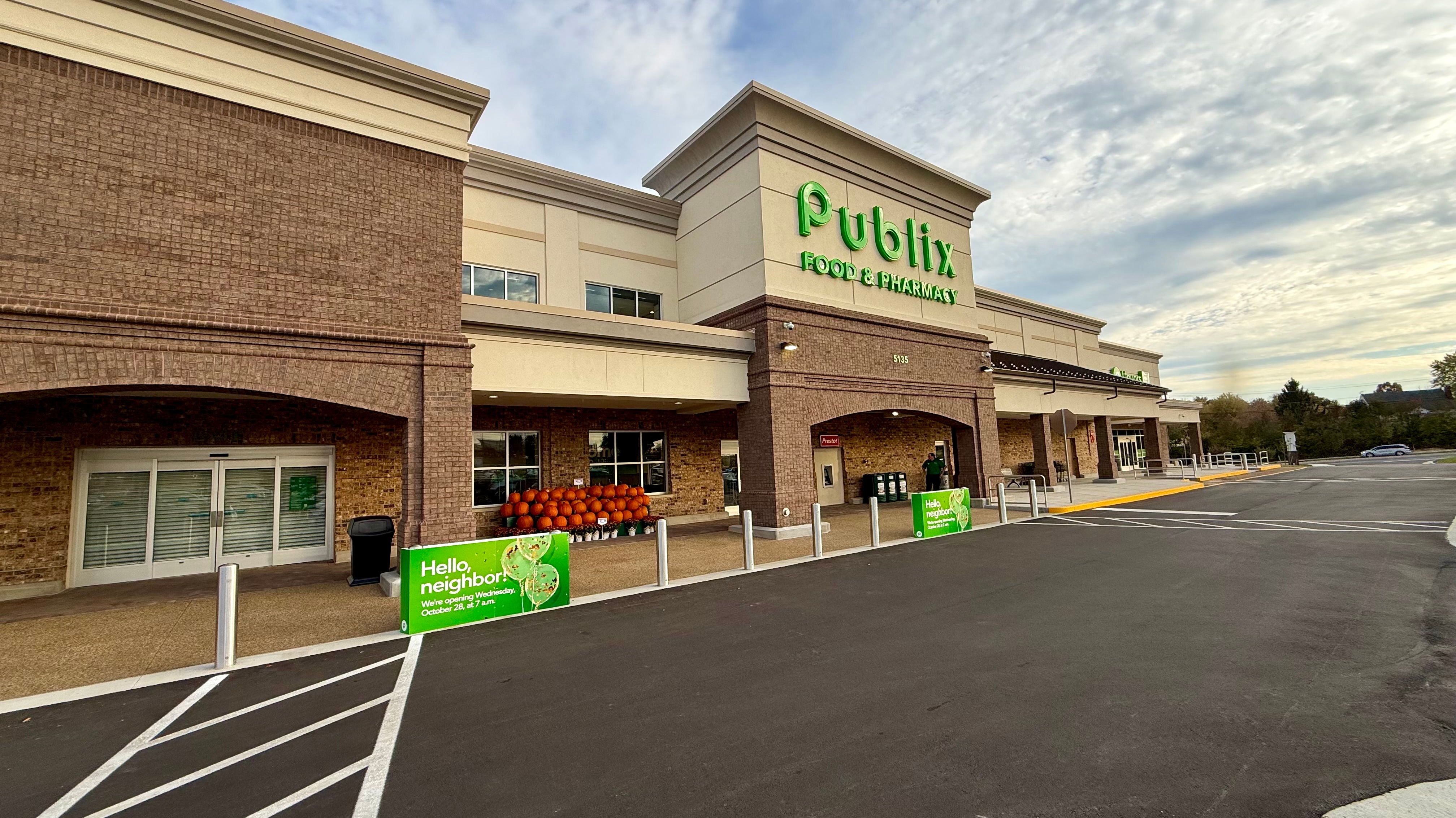 Publix opens new store in Independence, Kentucky