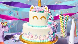 tiered unicorn cake 