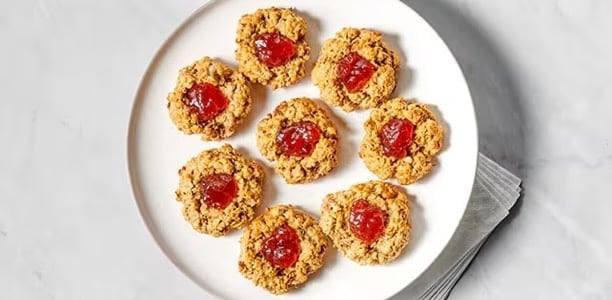 oatmeal and jam cookies