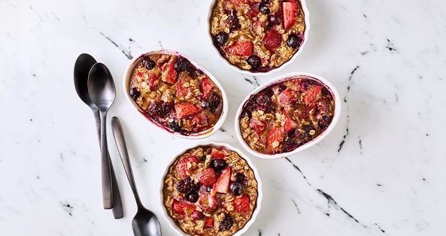 Banana-Berry Oat Bake