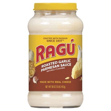 Ragu Alfredo Roasted Garlic Alfredo Sauce, Creamy Sauce Made with Real Cheese with Italian-Inspired Flavor, 16 OZ