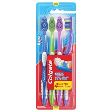Colgate Extra Clean Adult Manual Full Head Toothbrush, Medium