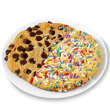 Jumbo Sugar & Choc Chip Cookie 310 Cal/Cookie